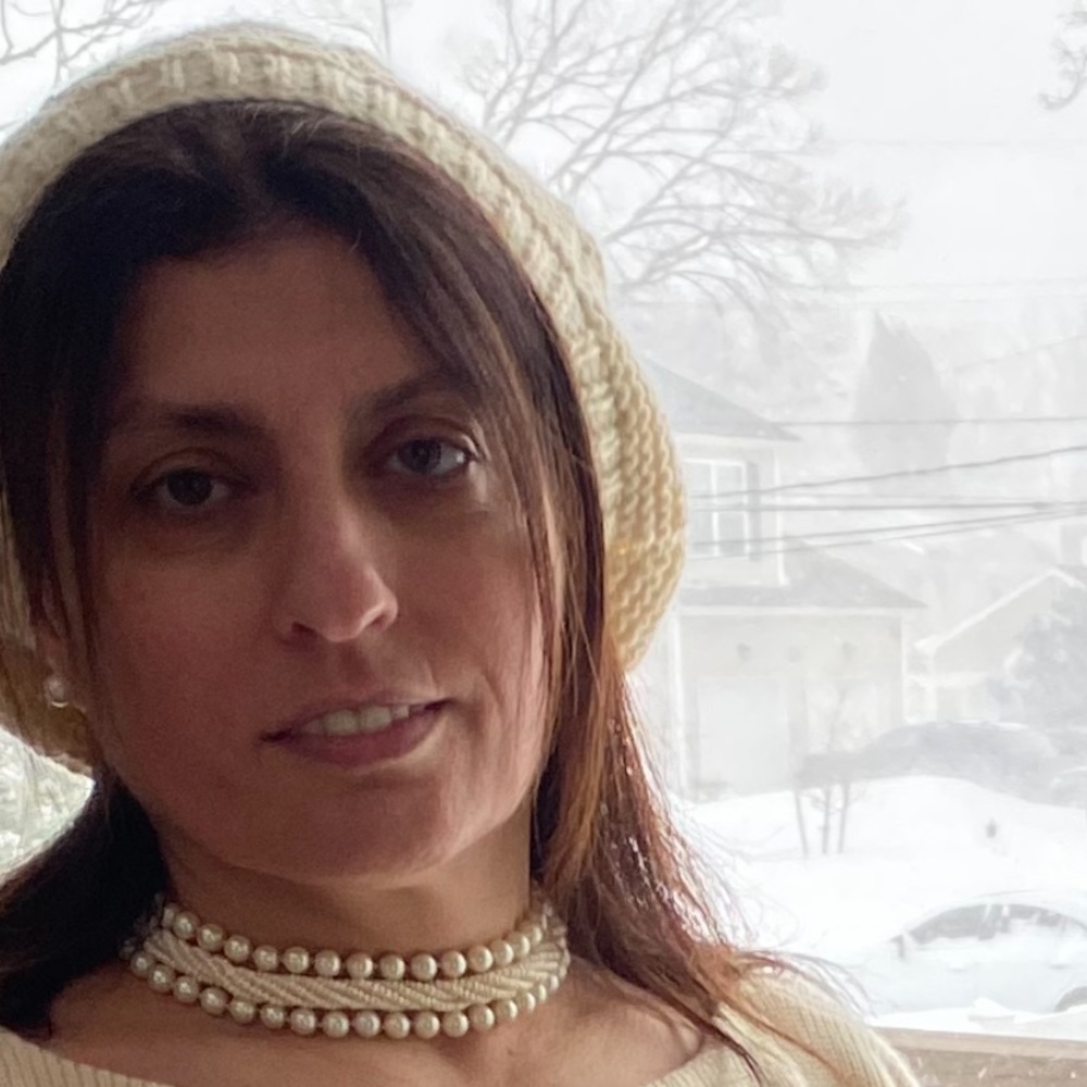 Meet your Posher, Emine